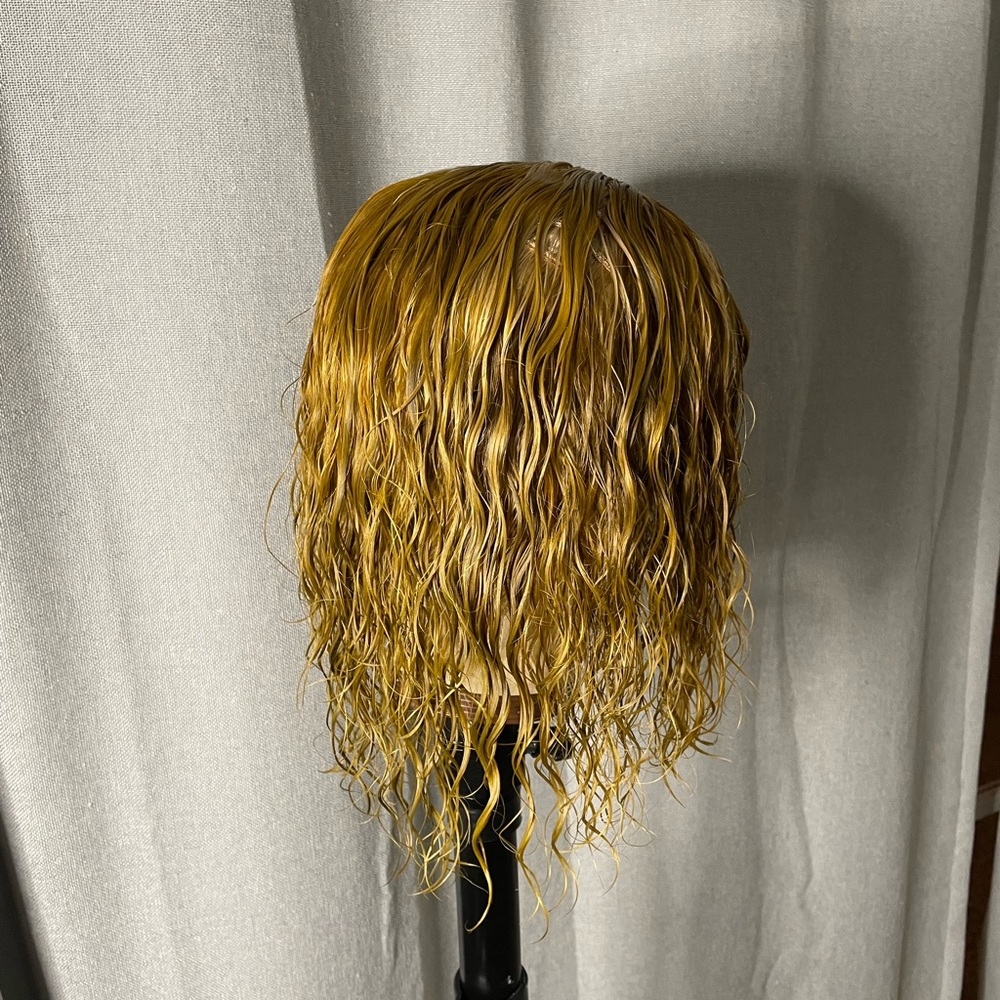 Highlighted wig for sale - Picture 2 of 4